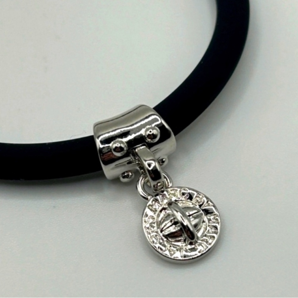 Marc by Marc Jacobs Silicone Bracelet - Black w/ Silver Logo Charm - NWT - Picture 2 of 2